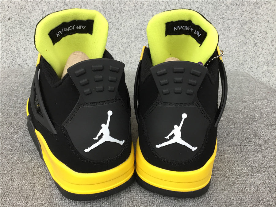 Air Jordan 4 Sneaker "Thunder"