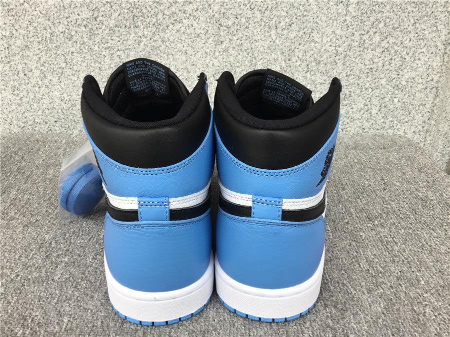 Air Jordan 1 High Sneaker OG "UNC Toe"