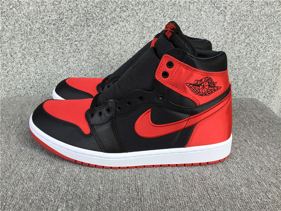 Air Jordan 1 High Sneaker OG "Satin Bred"