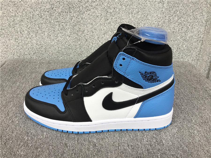 Air Jordan 1 High Sneaker OG "UNC Toe"